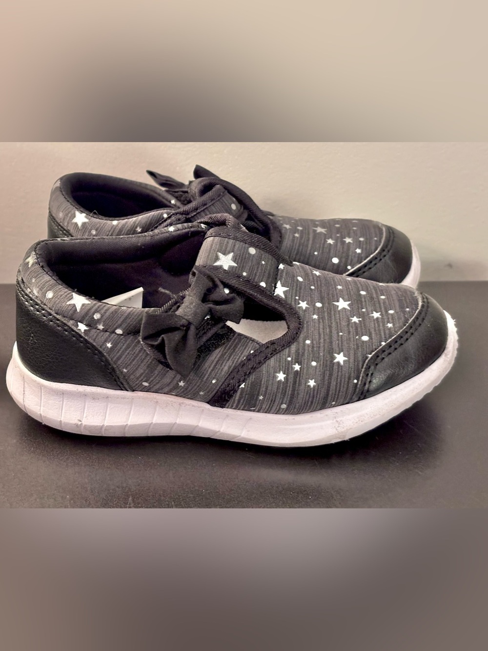 Wonder Nation black star shoes size 10